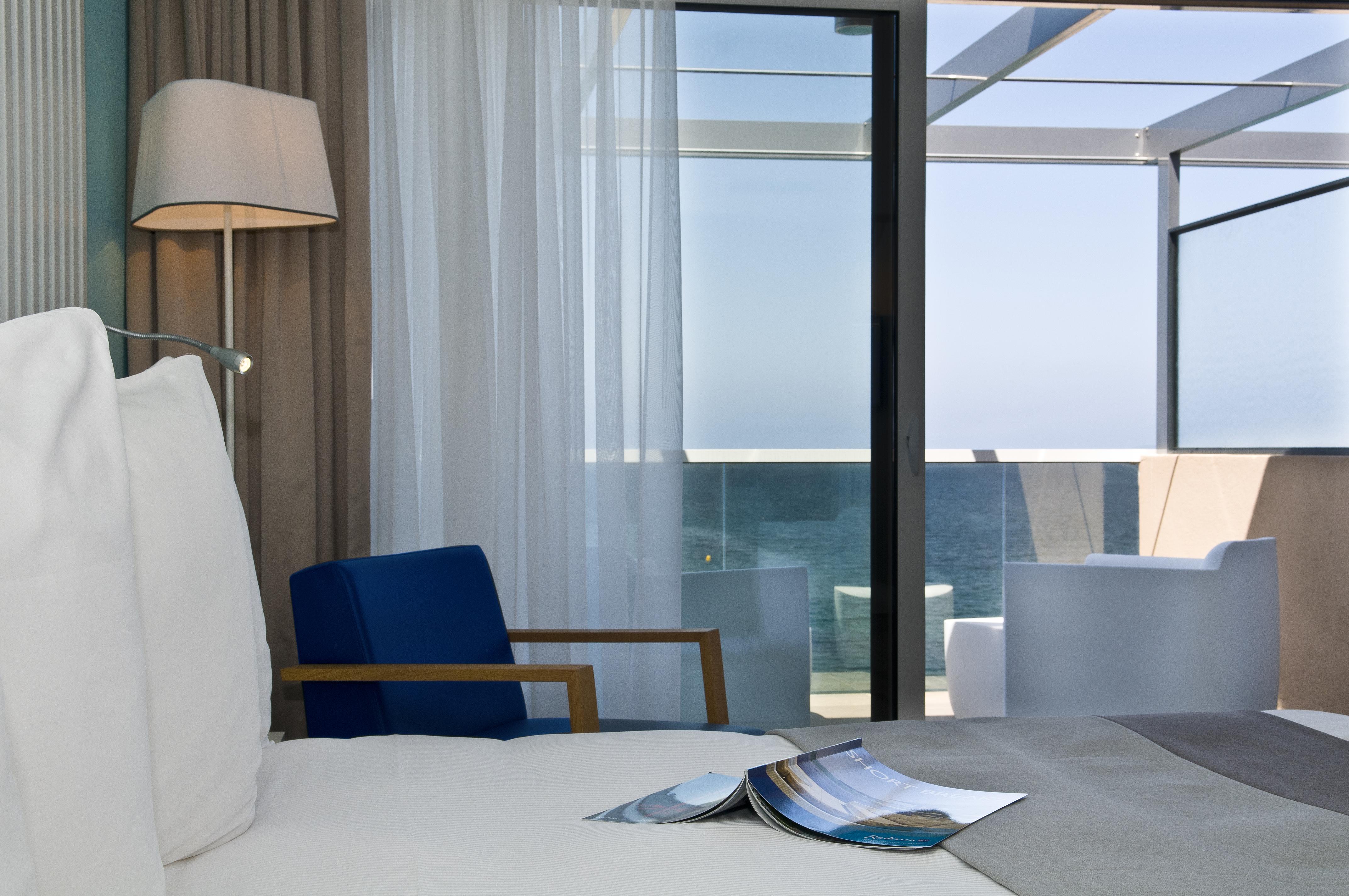 פורטיסיו Radisson Blu Resort & Spa, Ajaccio Bay מראה חיצוני תמונה